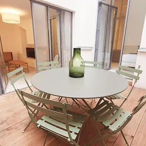 Apartment Charles V, Paris