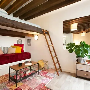  Appartement Authentic In Center Of Parisian Marais