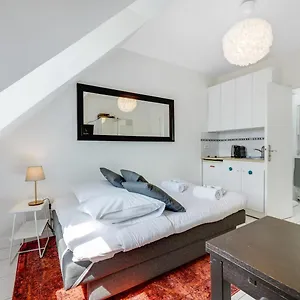 Apartment Marais Rosiers, Paris