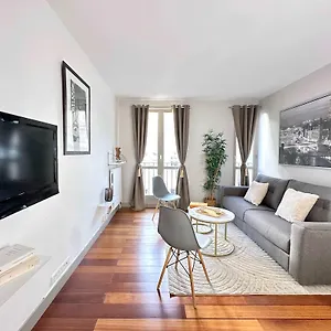 Apartment Beautiful Calm In Le Marais, Paris