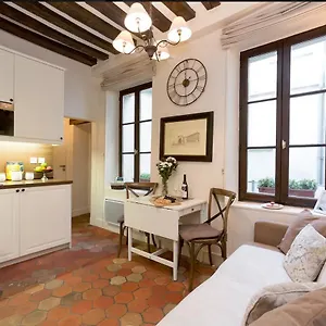 Apartment Le Voyage En Isle, Paris
